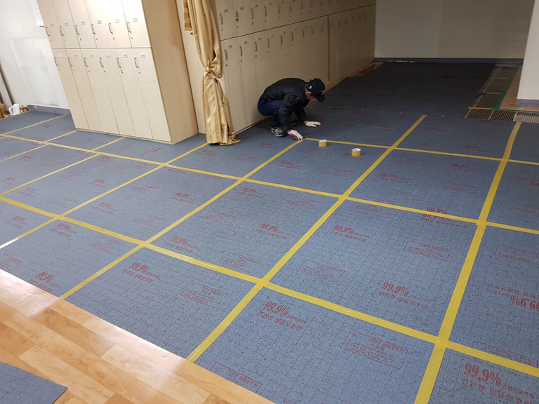 필름위 보호판시공